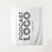 白と黒のポッドキャモダンストのロゴ タペストリー (正面)