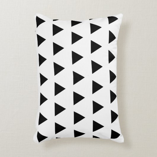 白と黒の三角形 アクセントクッション (正面(垂直))
