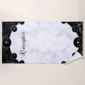 白と黒の大理石球体グラフィックス ビーチタオル (正面)