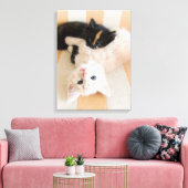 白と黒の子猫 キャンバスプリント (インサイチュ (リビング))