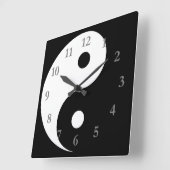 白と黒の引き分けの陰陽のシンボルとグレー数字 スクエア壁時計 (傾斜)