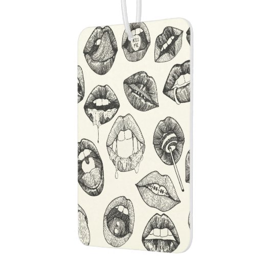 白と黒の手で描かれた官能的な唇 カーエアーフレッシュナー (左)