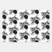 白と黒の松のトウヒの枝とコーン ラッピングペーパーシート (正面)