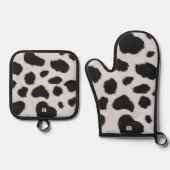 白と黒の牛の斑点のパターフェイクンのファーテクスチャ 鍋つかみ&鍋敷きセット (正面)