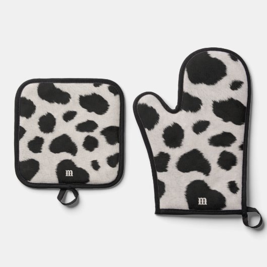 白と黒の牛の斑点のパターフェイクンのファーテクスチャ 鍋つかみ&鍋敷きセット (正面)