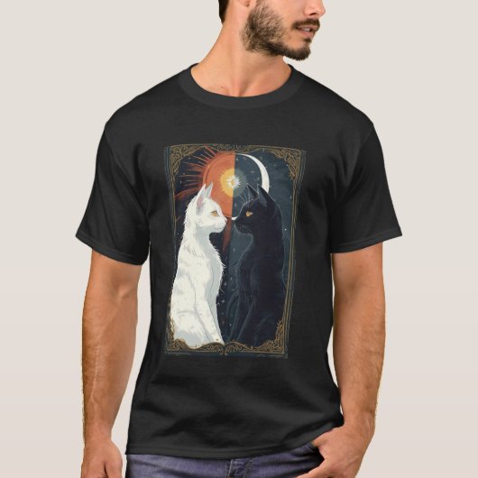 白と黒の猫の月と太陽タロットアート Tシャツ (正面)