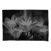 白と黒の百合花 枕カバー (正面)