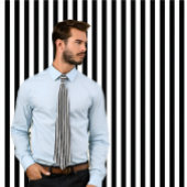 白と黒の細い縦ののタイ ネクタイ