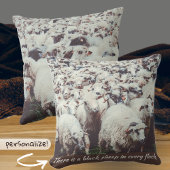 白と黒の羊の群れ クッション