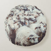 白と黒の羊の群れ ラウンドクッション (正面)