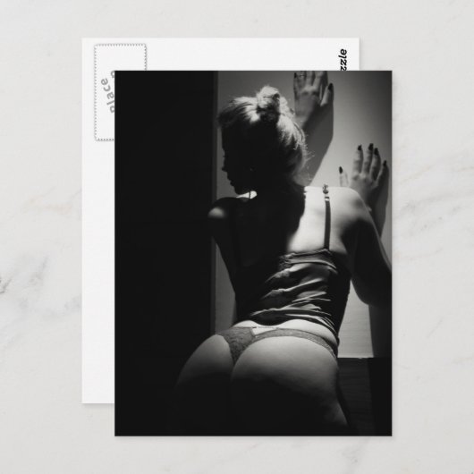 白と黒の美しいランジェリー写真 ポストカード (正面/裏面)