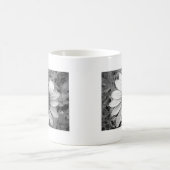 白と黒の花 コーヒーマグカップ (中央)
