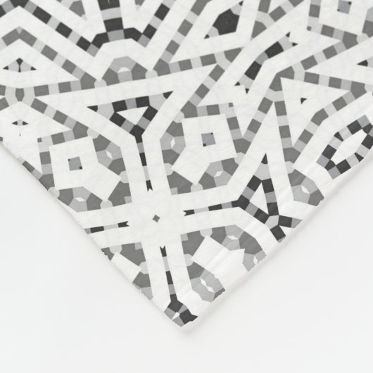 白と黒の透かし模様のElsa フリースブランケット (角)