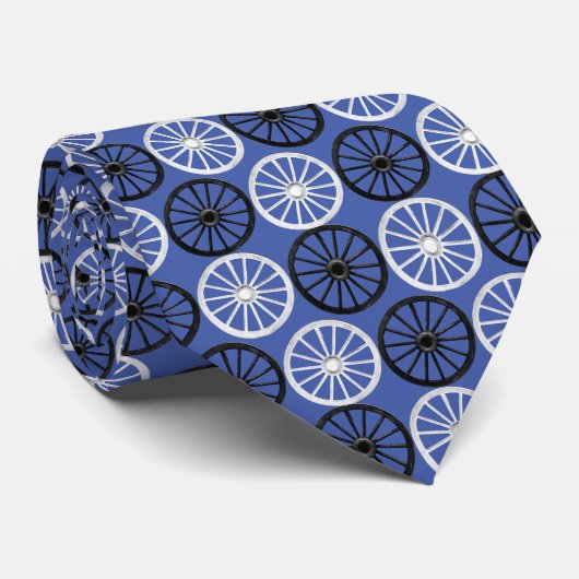 白と黒の馬車の車輪 ネクタイ (ロール)