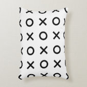 白と黒のXsとOs アクセントクッション (正面(垂直))