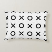 白と黒のXsとOs アクセントクッション (裏面)
