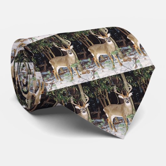 白によって後につかれる木びき台のタイ ネクタイ (ロール)