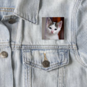 白によって斑点を付けられる子猫 缶バッジ (インサイチュ)