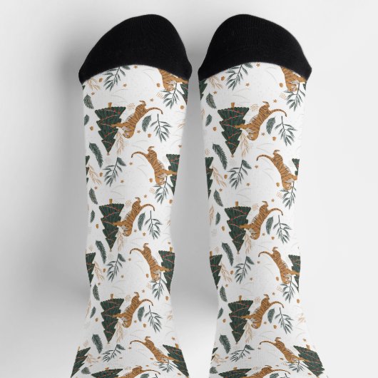 白に可愛い虎とクリスマスツリーの模様 ソックス (上部)