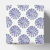 白に藍色ストライプのの濃い青の丸の模様 フェイバーボックス (上部)