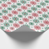 白に赤と緑のクリスマススノーフレーク ラッピングペーパー (角)