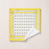 白に黄色と灰色の幾何学的な花 バスタオルセット (ウォッシュタオル)