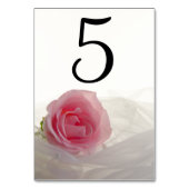白のテーブル結婚番号にピンク色のバラ テーブルナンバー (正面)