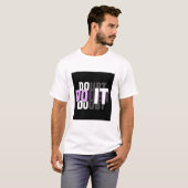白のハーフスリーブ「DOUBT」グラフィックTシャツ Tシャツ (正面フル)