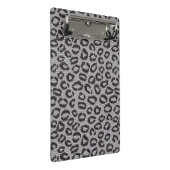 白のヒョウパターンが付いている黒い純レース ミニクリップボード (アングル)