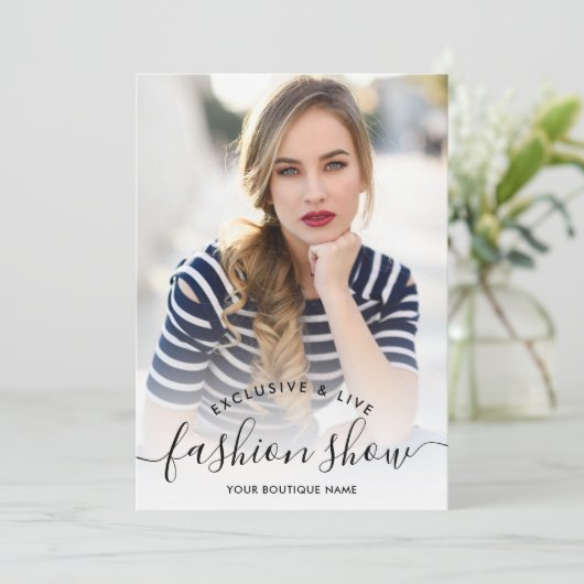 白のミニマモダンリスト写真ファッションショー 招待状 (スタンド正面)