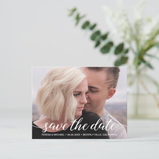 白のモダンスクリプエレガントト日付の写真を保存 ポストカード (スタンド正面)