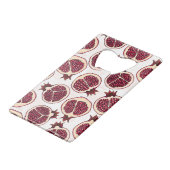 白の上にザクロのスライス クレジットカード栓抜き (正面アングル)