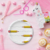 白の上に鉛筆のスクラブル ペーパープレート (パーティー)