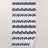 白の上に黒と灰色のらせん状パターン ビーチタオル (正面)