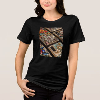 白の半袖の女性の携帯電話 トライブレンドTシャツ