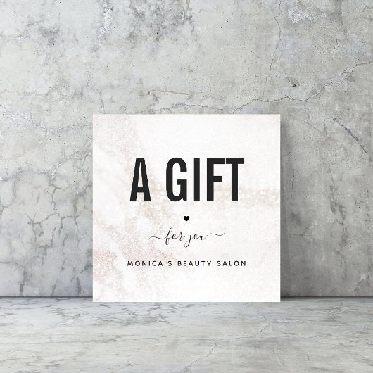 白の大理石のエレガント美しいモダンサロンロゴの追加