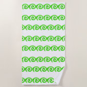 白の明るい緑のらせん状パターン ビーチタオル (正面)