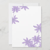 白の背景に紫のデイジー 結婚式前祝いパーティー 招待状 (裏面)