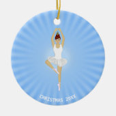 白の衣装を着たバレエダンサー(水色の背景) セラミックオーナメント (正面)