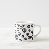 白の黒いスカルを搭載するパターン エスプレッソカップ (右)