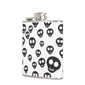 白の黒いスカルを搭載するパターン フラスク (左)