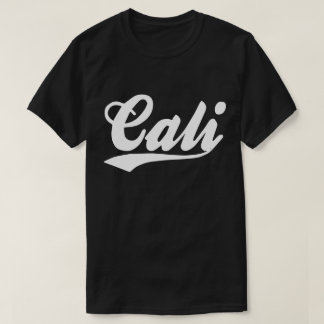 白のCALIのロゴ Tシャツ