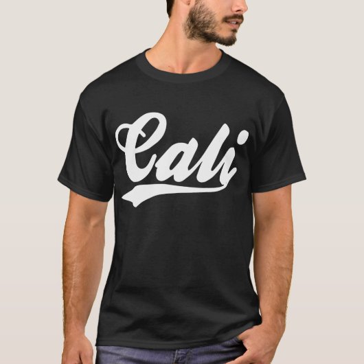 白のCALIのロゴ Tシャツ (正面)