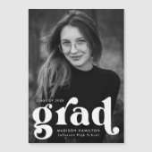 白はっきりしたタイポグラフィ写真卒業 マグネット招待状 (正面)