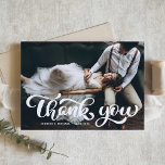白はっきりしたレトロスクリプ結婚ト写真 サンキューカード<br><div class="desc">ホワイトはっきりしたレトロスクリプ結婚ト写真のサンキューカード |この感謝していカスタマイズ可能な写真を使って特別な日の一部を感謝していゲストに送信するフラットカード。レトロなスクリプトとシンプルタイポグラフィ。これは結婚式や卒業式などに最適だ。</div>