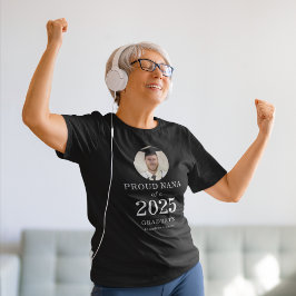 白はっきりした文字写誇りを持った真奈2025年卒業 Tシャツ