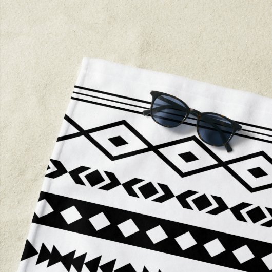 白アステカ混合モチーフのパターン ビーチタオル (インサイチュ)