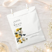 白エレガントと黄のフローラの結婚歓迎 フェイバーバッグ (クリップ留めされた状態)