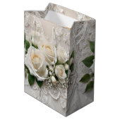 白エレガントの結婚レースとバラ ミディアムペーパーバッグ (裏面アングル)