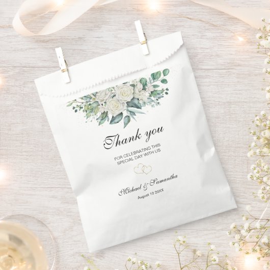 白エレガントバラとユリ結婚ーズ フェイバーバッグ (クリップ留めされた状態)